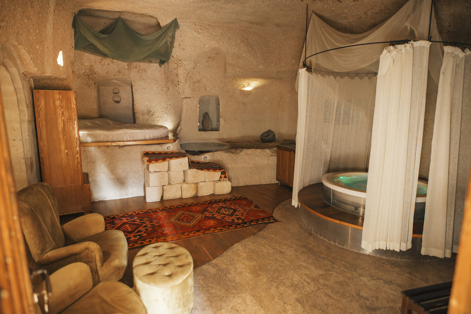 The sitting corner of a cave suite